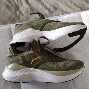 Puma Women's Olive Green Sneakers